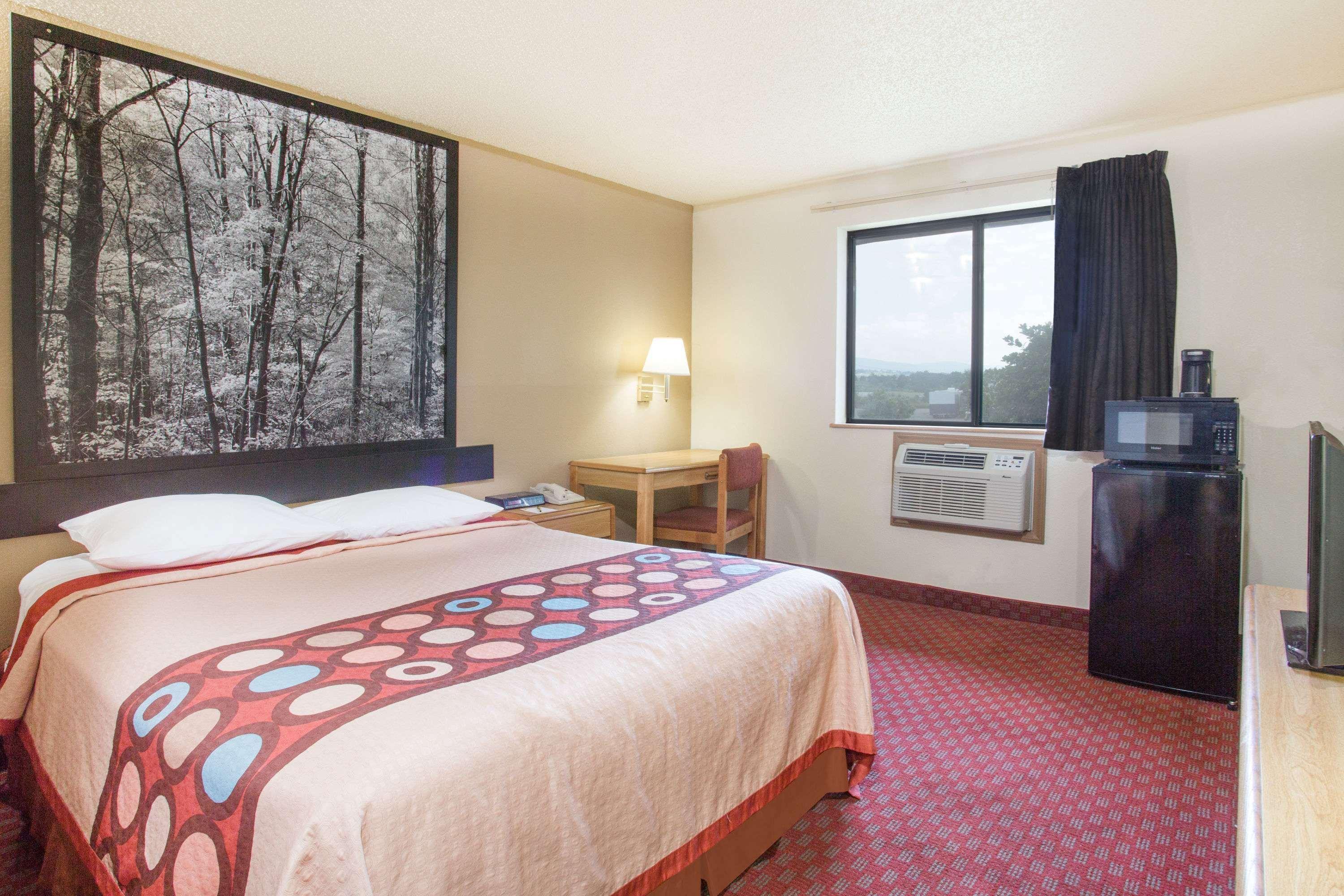 Super 8 By Wyndham Lexington Va Hotel Exterior photo