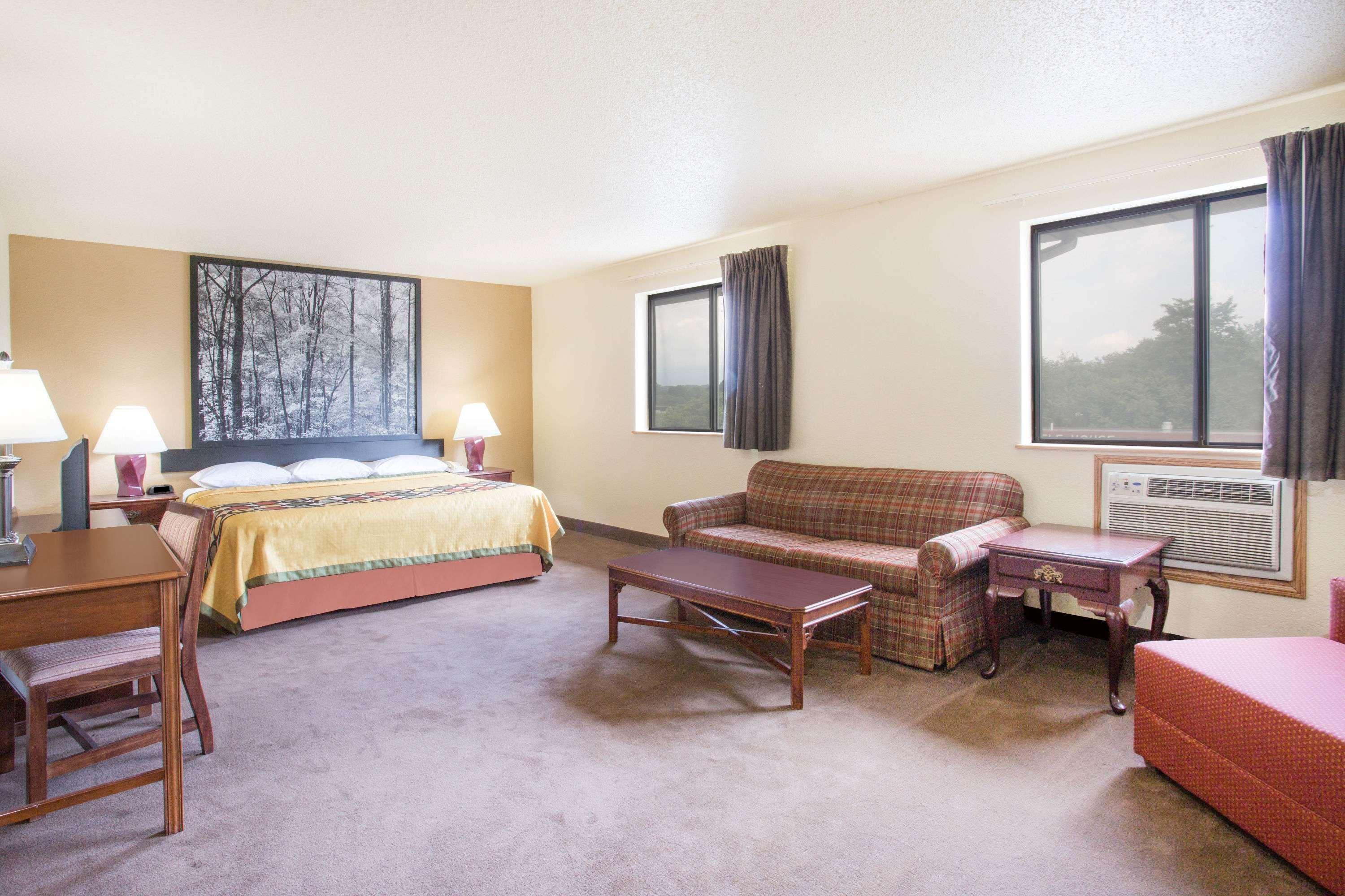Super 8 By Wyndham Lexington Va Hotel Exterior photo
