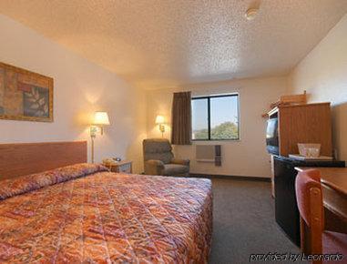 Super 8 By Wyndham Lexington Va Hotel Room photo